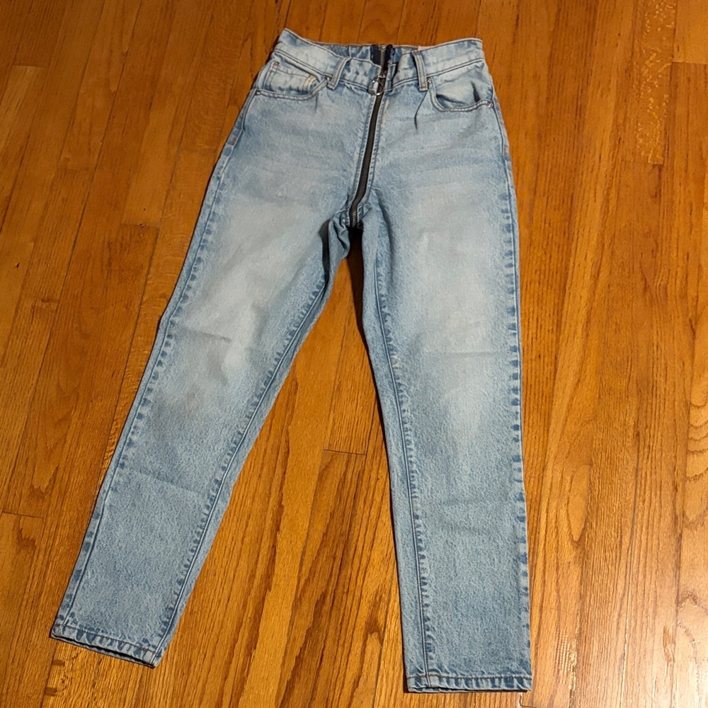 REVICE straight leg denim jeans with funky Zipper Detail